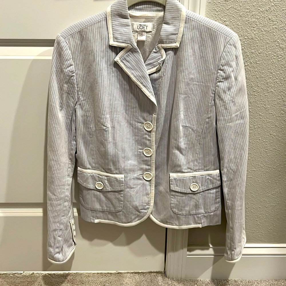 EUC Ann Taylor LOFT Pinstripe Blazer Size 8